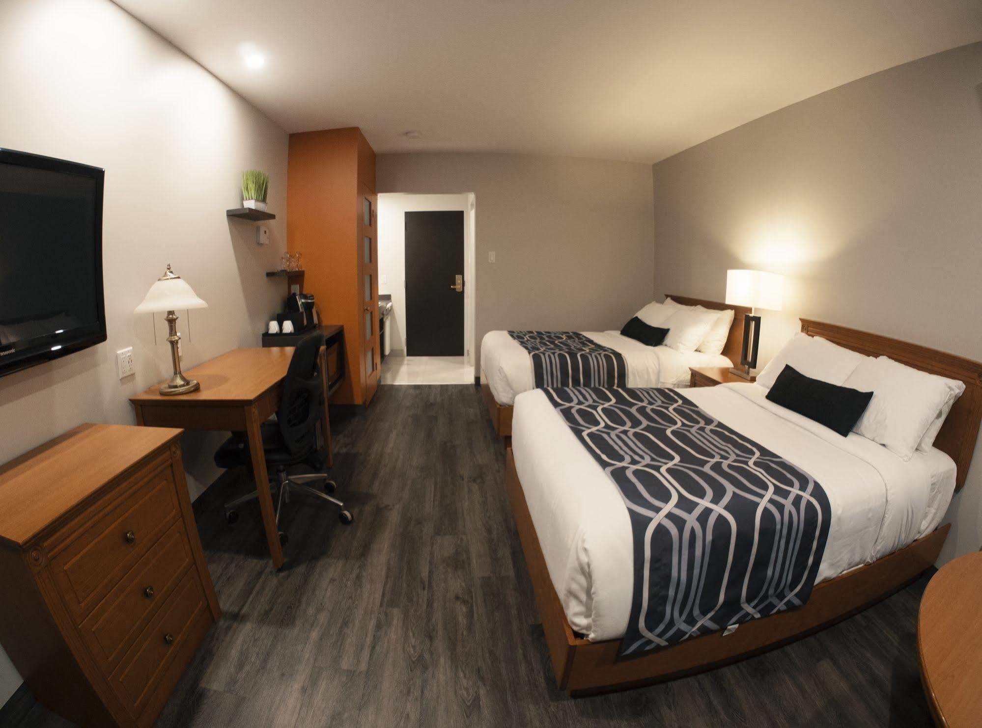 Hotel Le Voyageur Sept-Îles Buitenkant foto